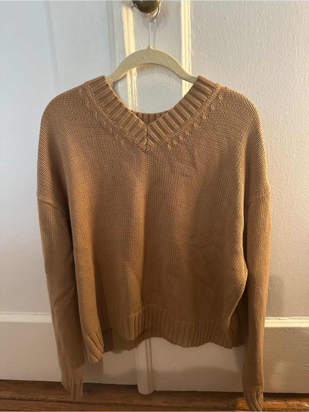 GAP Women's V-Neck Knit Sweater in Camel